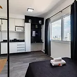 Studio Black E White Metro Belem/Ar Condicionado
