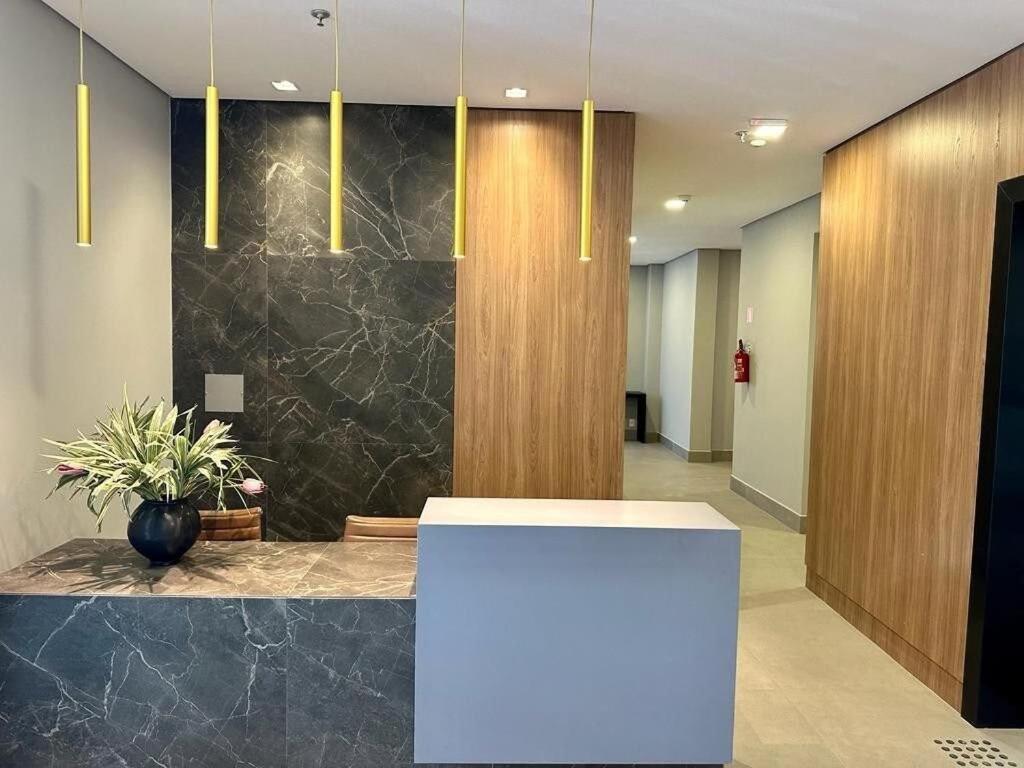 Apartamento Black E White Metro Belem/ar Condicionado
